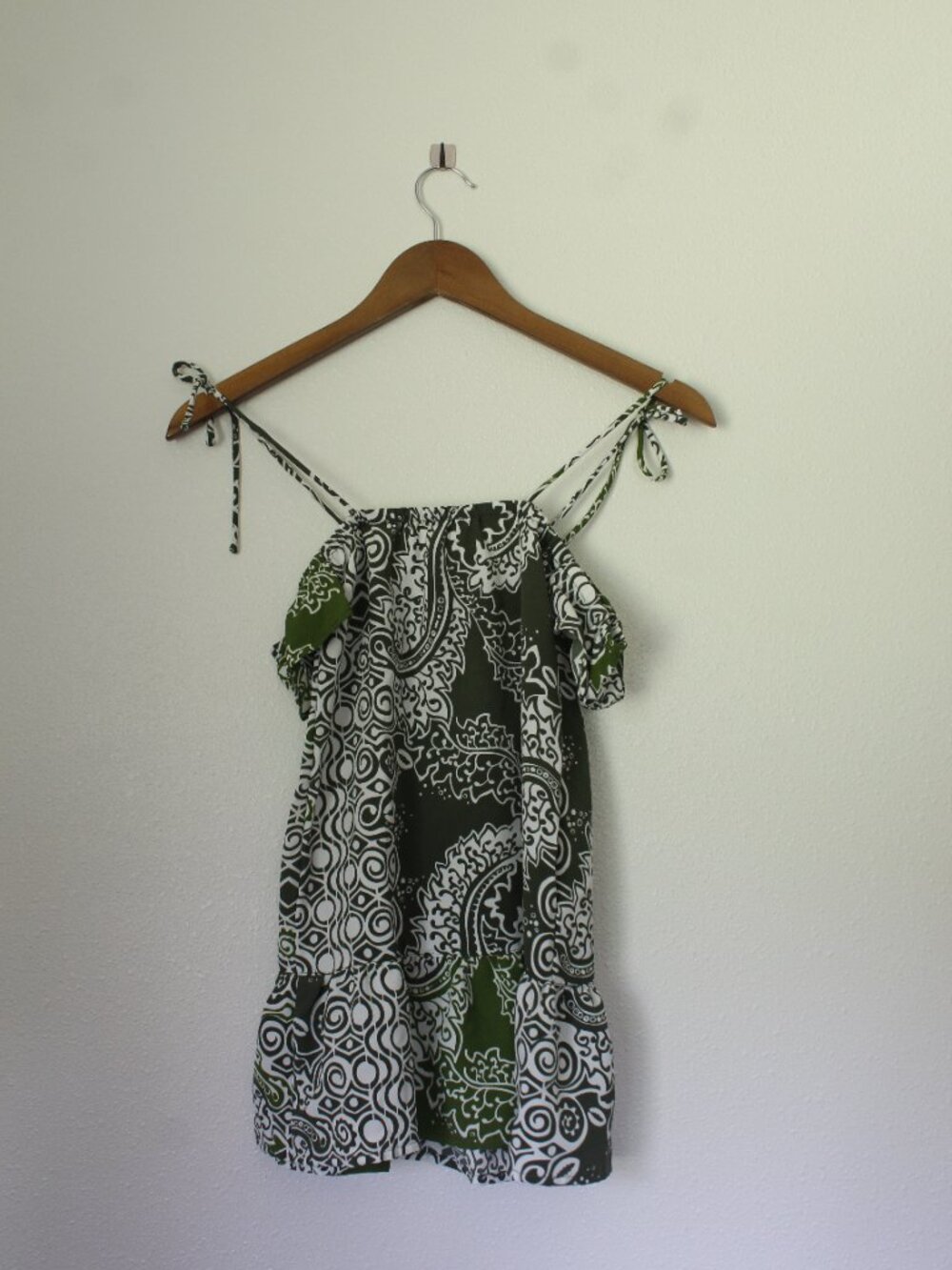 Manuheali'i girl's dress size Small